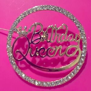 👑 Birthday Queen 👑 Pin Brooch Lots of Rhinestones Goldtone 👑